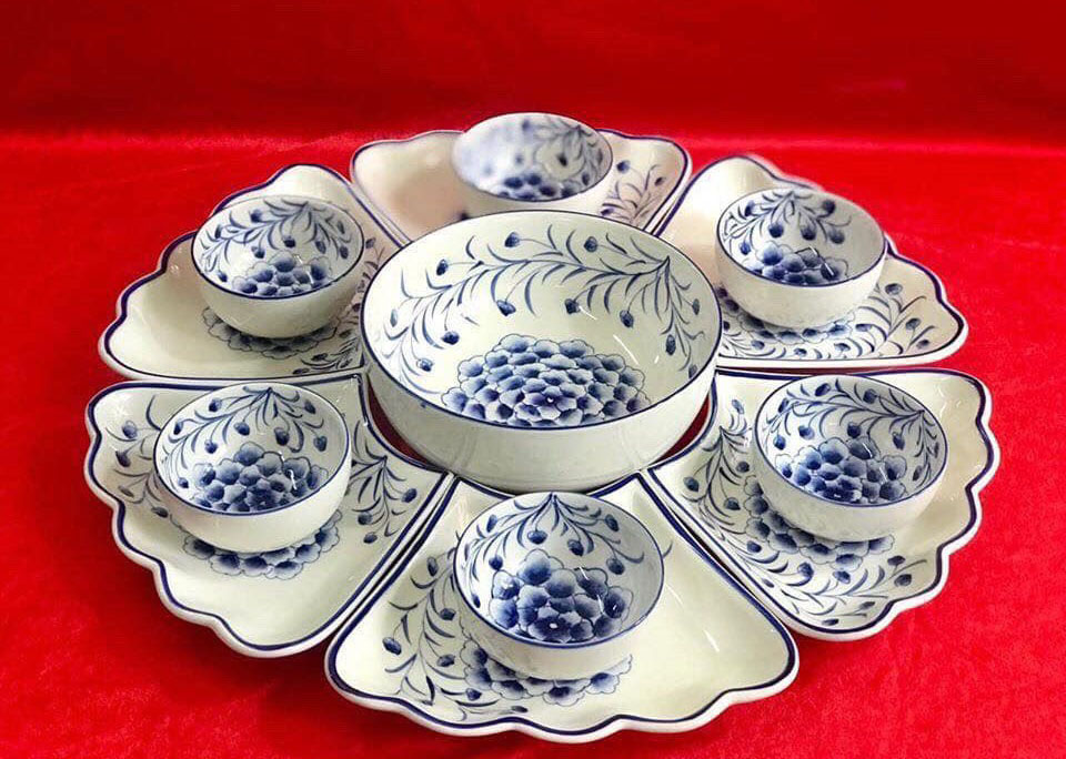 5 set bát đĩa hoa mặt trời cho mâm cơm cúng ngày Tết, mua về đảm bảo ghi điểm tuyệt đối trong mắt mẹ chồng- Ảnh 2. 5 set bát đĩa hoa mặt trời cho mâm cơm cúng ngày Tết, mua về đảm bảo ghi điểm tuyệt đối trong mắt mẹ chồng- Ảnh 2.