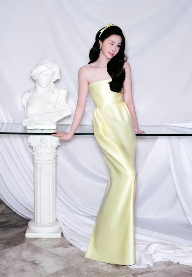 Cõi mạng lại "rần rần" vì Ngu Thư Hân- Ảnh 3. Cõi mạng lại "rần rần" vì Ngu Thư Hân- Ảnh 3.