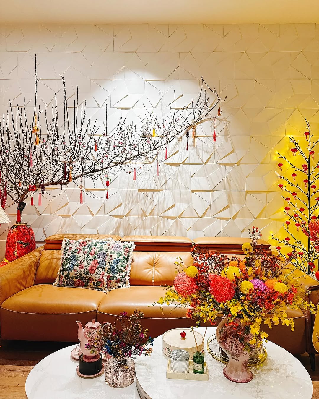 Cuộc đua hoa Tết của sao Việt: Phu nhân Cường Đô La trưng loại hoa ‘‘hút tiền'' trong căn hộ tiền tỷ, một nàng hậu chơi lớn sắm tới 10 thứ cây- Ảnh 10. Cuộc đua hoa Tết của sao Việt: Phu nhân Cường Đô La trưng loại hoa ‘‘hút tiền'' trong căn hộ tiền tỷ, một nàng hậu chơi lớn sắm tới 10 thứ cây- Ảnh 10.