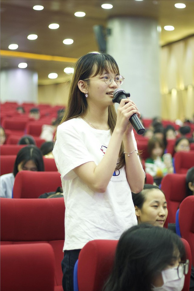 Khăn ướt vệ sinh Orchy cùng chuyên gia thực hiện chuỗi sự kiện “Phái đẹp tự tin toả sáng” tại nhiều trường đại học- Ảnh 3. Khăn ướt vệ sinh Orchy cùng chuyên gia thực hiện chuỗi sự kiện “Phái đẹp tự tin toả sáng” tại nhiều trường đại học- Ảnh 3.