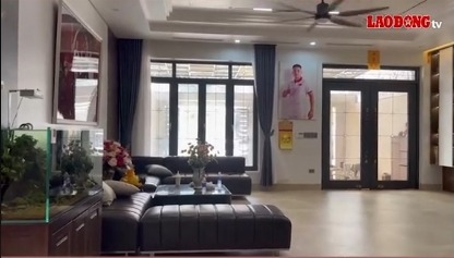 Khoảnh khắc hé lộ hình ảnh bên trong Khoảnh khắc hé lộ hình ảnh bên trong