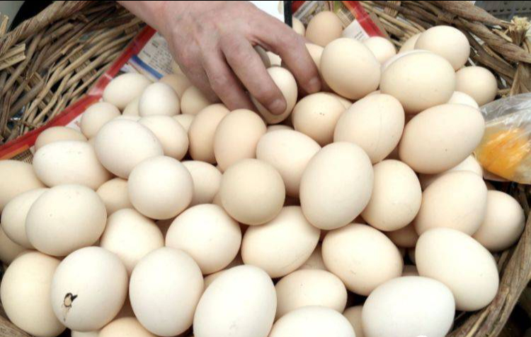 Nhờ chồng ra chợ mua trứng gà, 10 phút sau anh ta quay về tay không rồi hỏi 1 câu đến tôi cũng không lường trước được- Ảnh 3. Nhờ chồng ra chợ mua trứng gà, 10 phút sau anh ta quay về tay không rồi hỏi 1 câu đến tôi cũng không lường trước được- Ảnh 3.