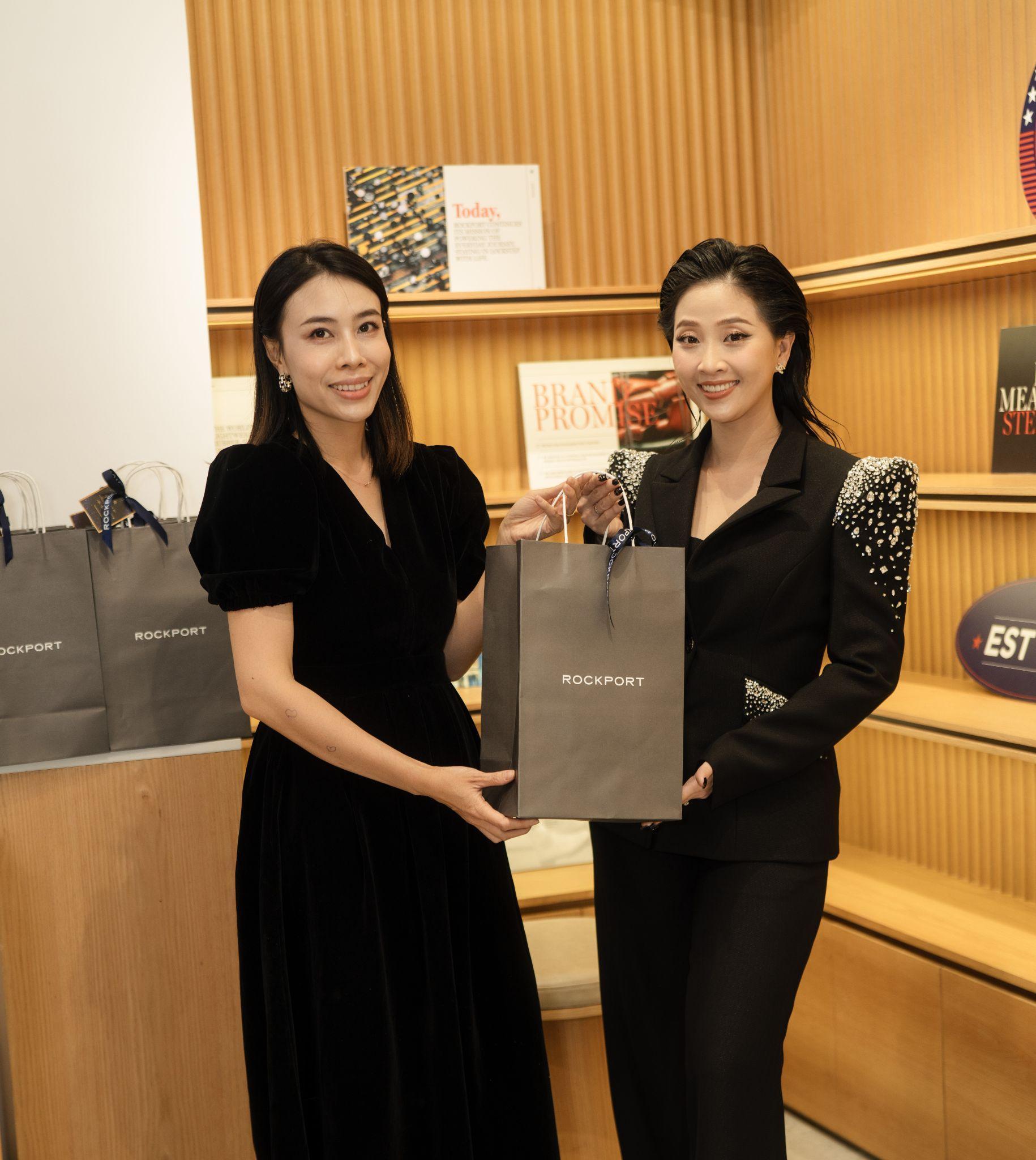 NSND Kim Xuân, NSƯT Hữu Châu, MC Liêu Hà Trinh, NTK Phan Đăng Hoàng và những khoảnh khắc đáng nhớ cùng ROCKPORT!- Ảnh 5. NSND Kim Xuân, NSƯT Hữu Châu, MC Liêu Hà Trinh, NTK Phan Đăng Hoàng và những khoảnh khắc đáng nhớ cùng ROCKPORT!- Ảnh 5.