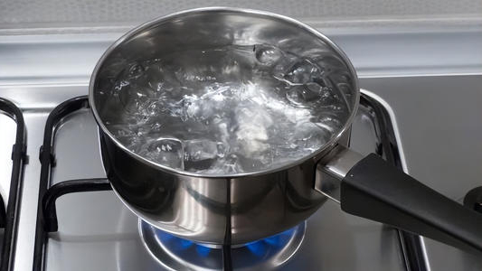 Rửa chảo ngay sau khi nấu ăn: Tôi Rửa chảo ngay sau khi nấu ăn: Tôi