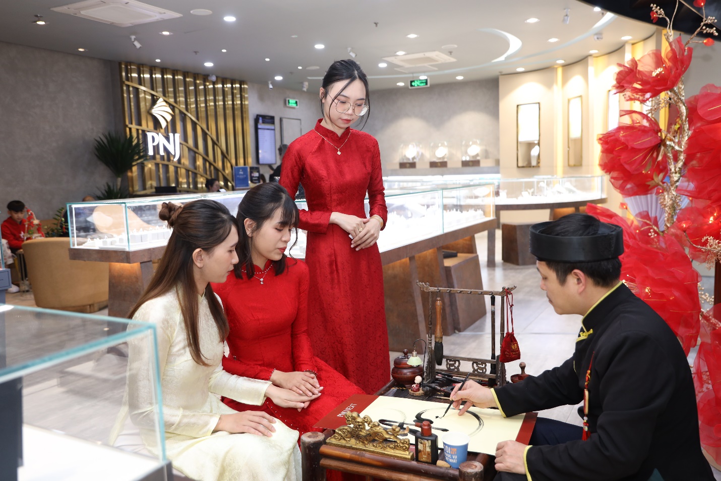 Rực rỡ sắc xuân, rạng ngời phong cách tại sự kiện Điểm Xuân PNJ NEXT- Ảnh 3. Rực rỡ sắc xuân, rạng ngời phong cách tại sự kiện Điểm Xuân PNJ NEXT- Ảnh 3.