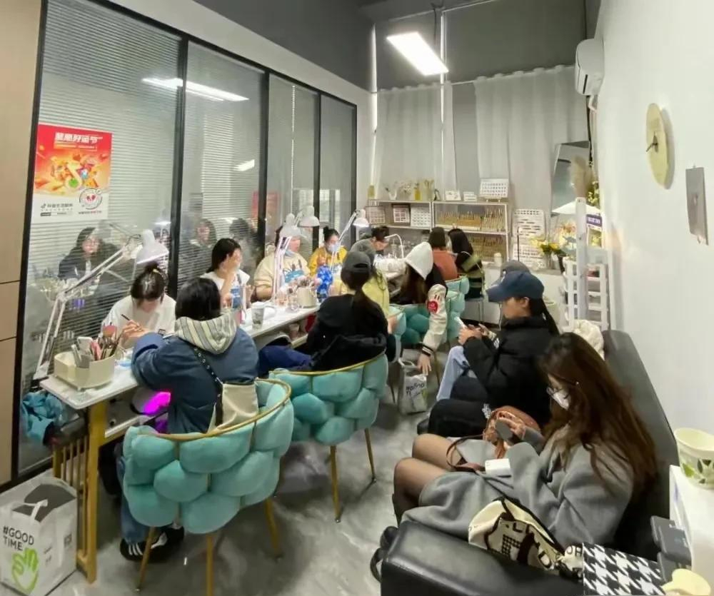 Tết năm nay tôi nhất quyết sẽ không tiêu 5 khoản tiền lãng phí này nữa!- Ảnh 5. Tết năm nay tôi nhất quyết sẽ không tiêu 5 khoản tiền lãng phí này nữa!- Ảnh 5.