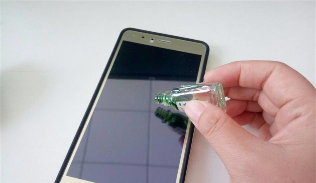 Tôi phát hiện ra 10 "bí mật" của dầu gió, xin khẳng định: Đây là "bảo bối"!- Ảnh 4. Tôi phát hiện ra 10 "bí mật" của dầu gió, xin khẳng định: Đây là "bảo bối"!- Ảnh 4.