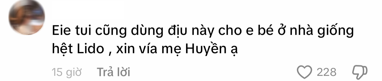 Vợ Quang Hải chăm con trai ngay tại SVĐ, 1 thứ trên người Chu Thanh Huyền lọt vào camera khiến dân tình ngạc nhiên- Ảnh 7. Vợ Quang Hải chăm con trai ngay tại SVĐ, 1 thứ trên người Chu Thanh Huyền lọt vào camera khiến dân tình ngạc nhiên- Ảnh 7.