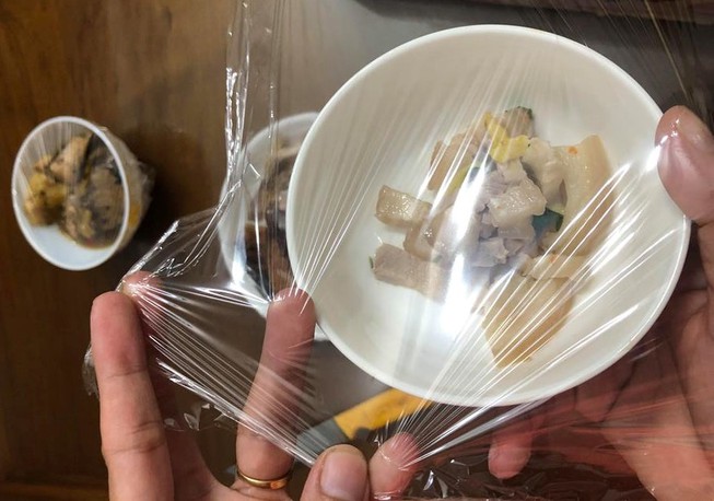 4 món đồ trong bếp thải vi nhựa vào thức ăn khiến 4 món đồ trong bếp thải vi nhựa vào thức ăn khiến