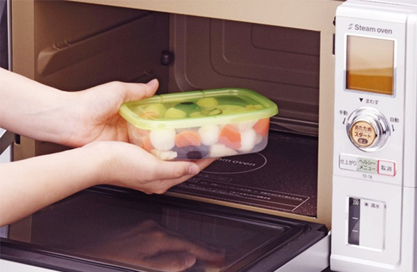 4 món đồ trong bếp thải vi nhựa vào thức ăn khiến 4 món đồ trong bếp thải vi nhựa vào thức ăn khiến