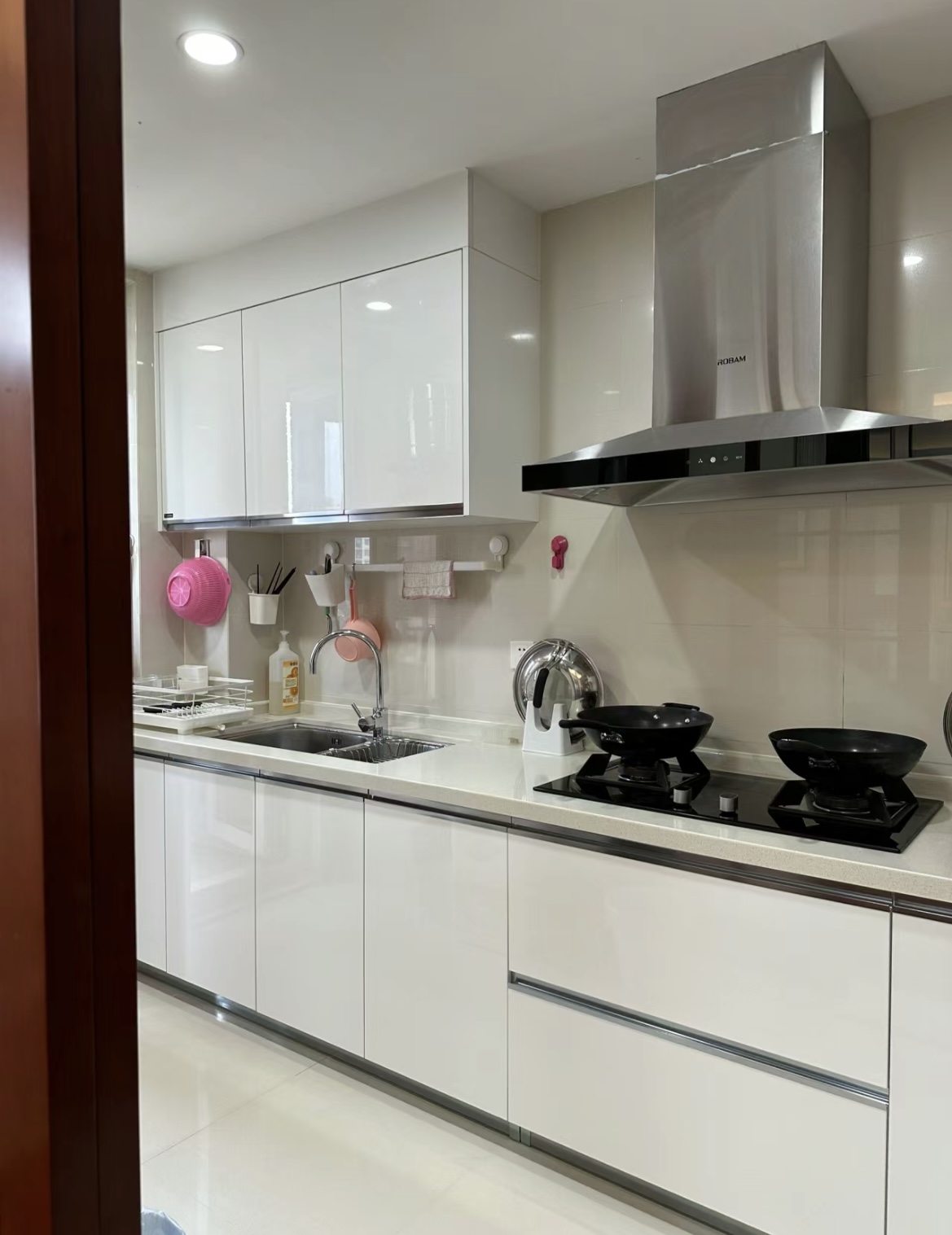 Đây là 10 cách giúp người phụ nữ trung niên giữ ngôi nhà sạch tinh như mới sau 8 năm dọn vào ở- Ảnh 1. Đây là 10 cách giúp người phụ nữ trung niên giữ ngôi nhà sạch tinh như mới sau 8 năm dọn vào ở- Ảnh 1.
