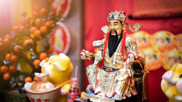 Mua vàng ngày Vía Thần Tài: Bao nhiêu là đủ, đâu mới là con số phát lộc?- Ảnh 1. Mua vàng ngày Vía Thần Tài: Bao nhiêu là đủ, đâu mới là con số phát lộc?- Ảnh 1.