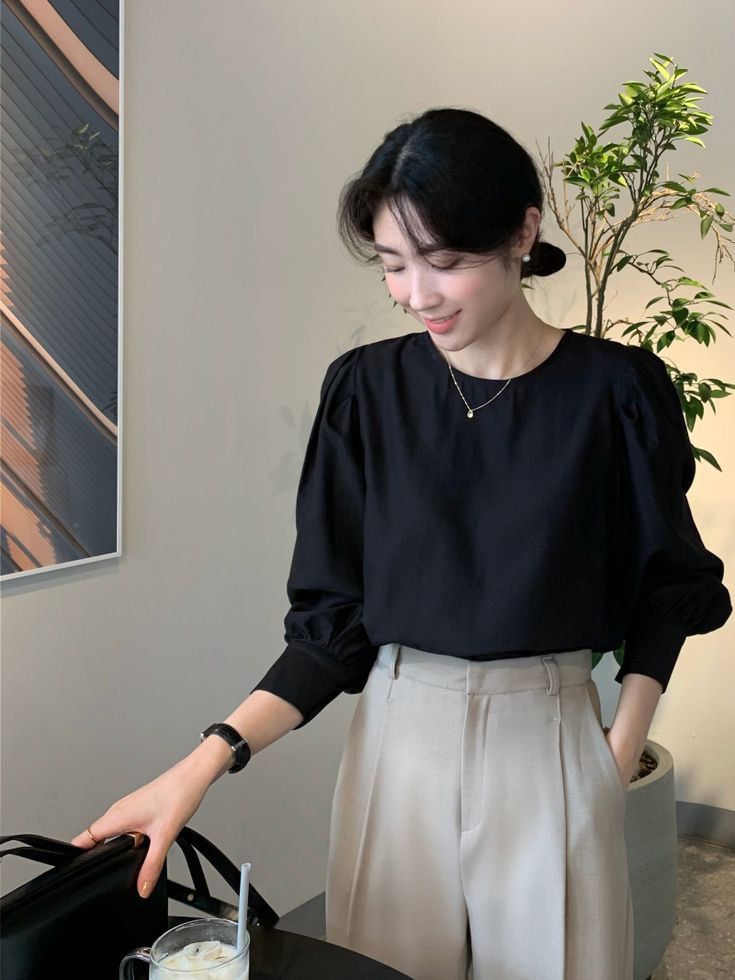 Mùng 6 Tết đi làm lại, 12 con giáp nên mặc những màu này để năm mới Mùng 6 Tết đi làm lại, 12 con giáp nên mặc những màu này để năm mới