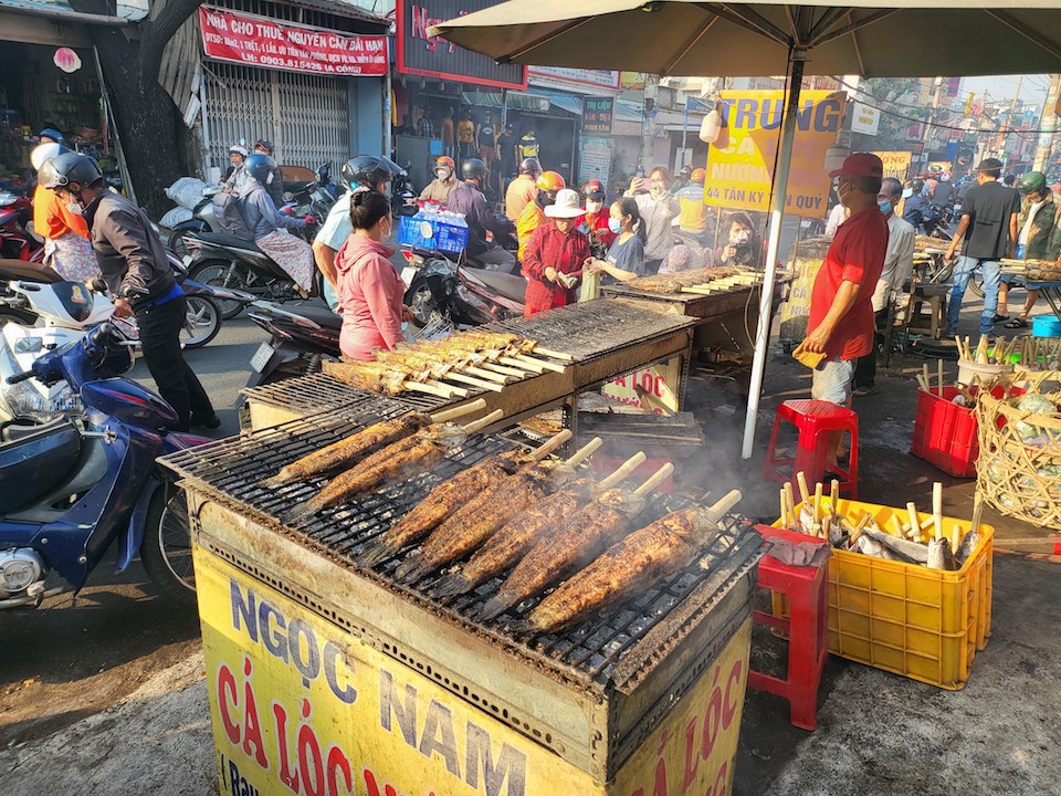 Ngày vía Thần Tài: Ngoài vàng, người miền Tây còn mua gì để tài lộc kéo về, may mắn cả năm?- Ảnh 1. Ngày vía Thần Tài: Ngoài vàng, người miền Tây còn mua gì để tài lộc kéo về, may mắn cả năm?- Ảnh 1.