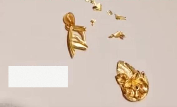 Người phụ nữ mua dây chuyền vàng 24 triệu, gặp Người phụ nữ mua dây chuyền vàng 24 triệu, gặp
