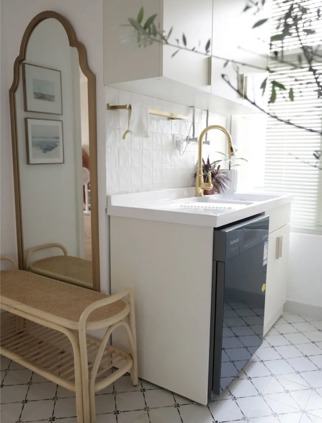 Sau 5 năm tiết kiệm, cô gái độc thân 27 tuổi đã sở hữu được căn hộ 78m² Sau 5 năm tiết kiệm, cô gái độc thân 27 tuổi đã sở hữu được căn hộ 78m²