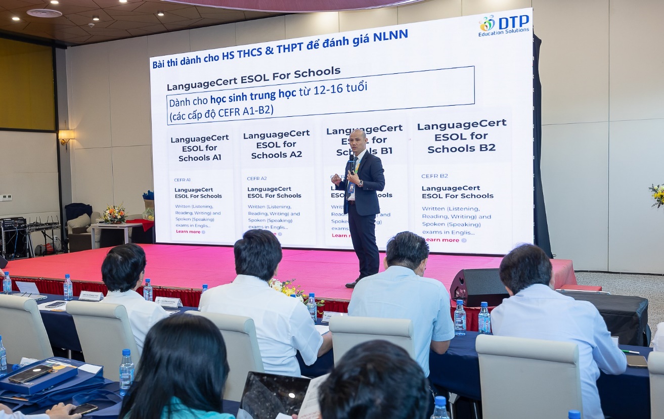 Chuyển đổi số trong đổi mới giáo dục và kiểm tra đánh giá: Xu thế toàn cầu- Ảnh 2. Chuyển đổi số trong đổi mới giáo dục và kiểm tra đánh giá: Xu thế toàn cầu- Ảnh 2.