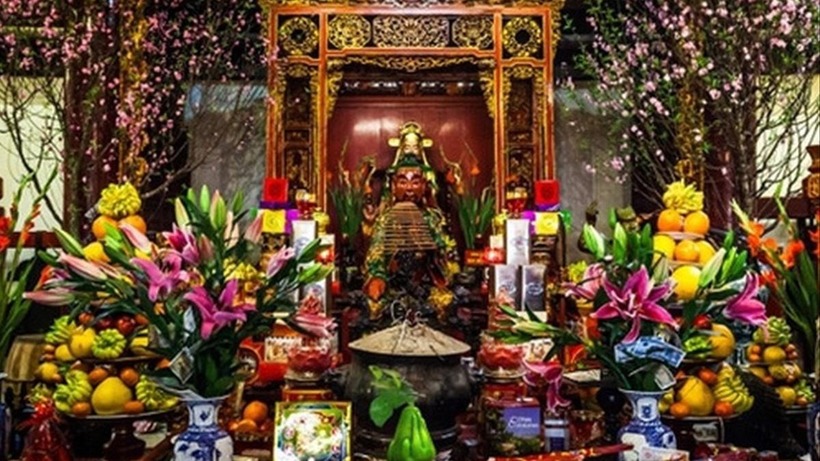 Đầu năm đi lễ vì sao không nên "đặt cành vàng lá ngọc" lên bàn thờ- Ảnh 2. Đầu năm đi lễ vì sao không nên "đặt cành vàng lá ngọc" lên bàn thờ- Ảnh 2.