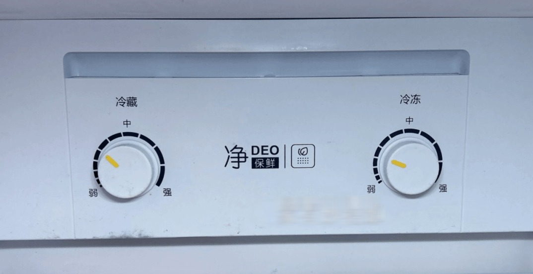 Mẹ đảm Hà Nội chỉ ra 5 lỗi ngớ ngẩn khiến tủ lạnh càng ngày càng Mẹ đảm Hà Nội chỉ ra 5 lỗi ngớ ngẩn khiến tủ lạnh càng ngày càng