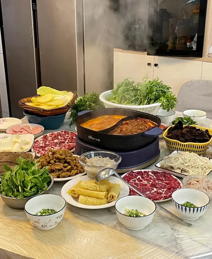 Trong khi tôi đau đầu về việc nhà thì mẹ Trong khi tôi đau đầu về việc nhà thì mẹ