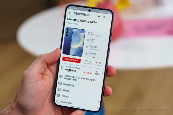 Galaxy S24 Plus fullbox giảm khủng chục triệu, smartphone xịn màn to giá rẻ ‘chặt đẹp’ iPhone 15 Plus galaxy s24 plus fullbox giam khung chuc trieu smartphone xin man to gia re chat dep iphone 15 plus 8