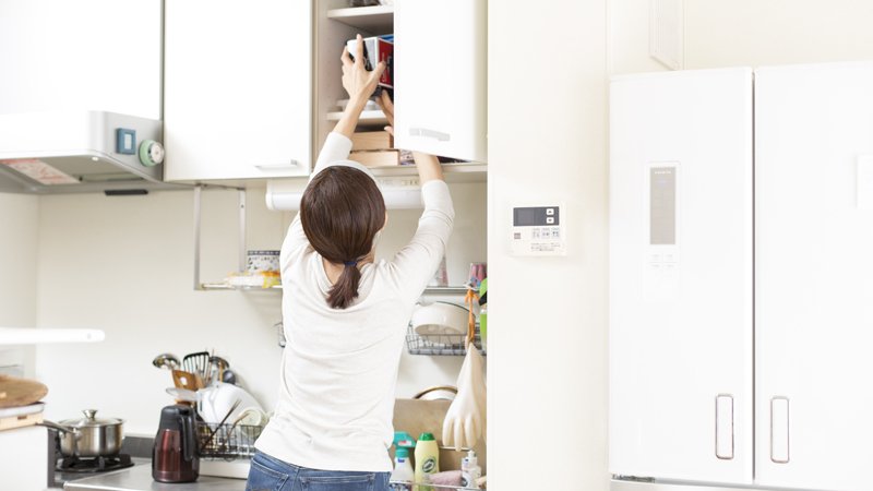 Tôi từng vô cùng sai lầm khi dọn nhà kiểu "tối giản cực đoan": Vứt sạch tay, 3 tháng sau phải đi mua lại từng món và tốn gấp đôi tiền! toi tung vo cung sai lam khi don nha kieu toi gian cuc doan vut sach tay 3 thang sau phai di mua lai tung mon va ton gap doi tien